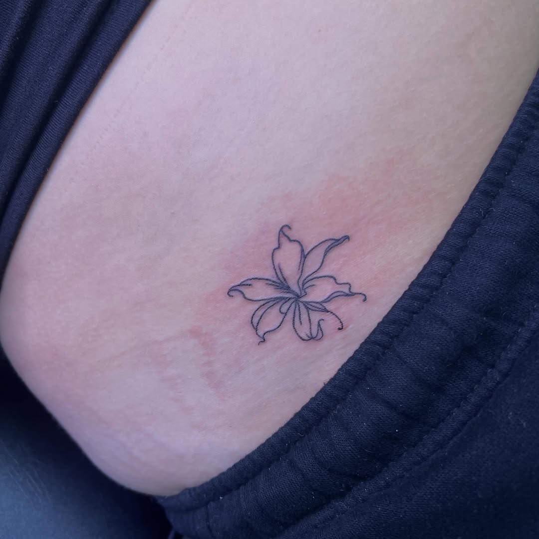 Tattoo by @divi.nediamonds — fine_line