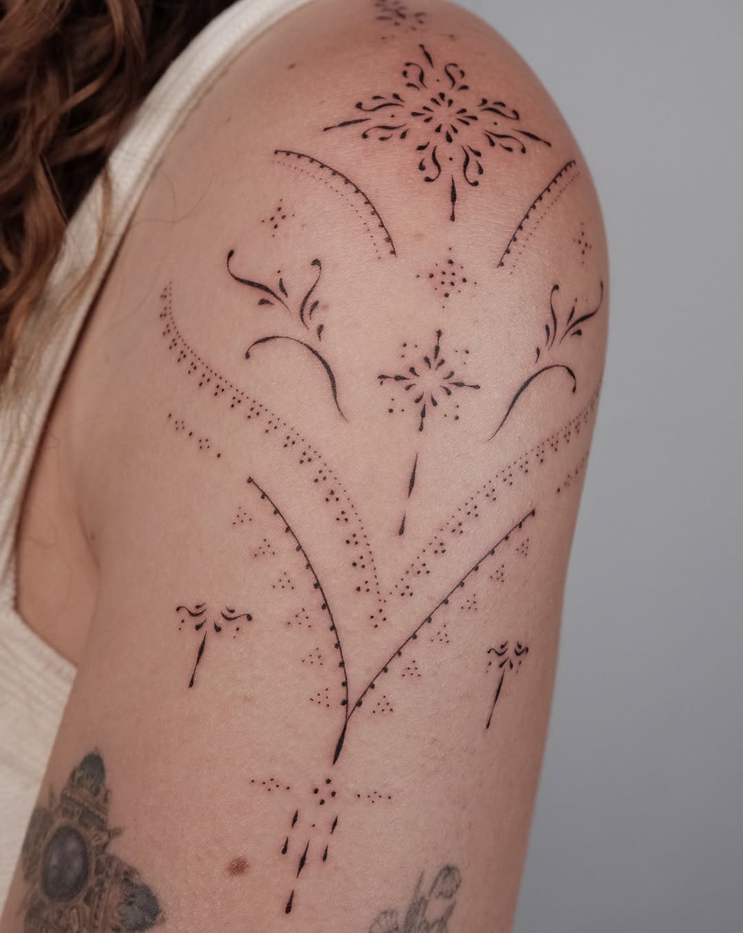 Tattoo by @corina.tattoo — fine_line, dotwork