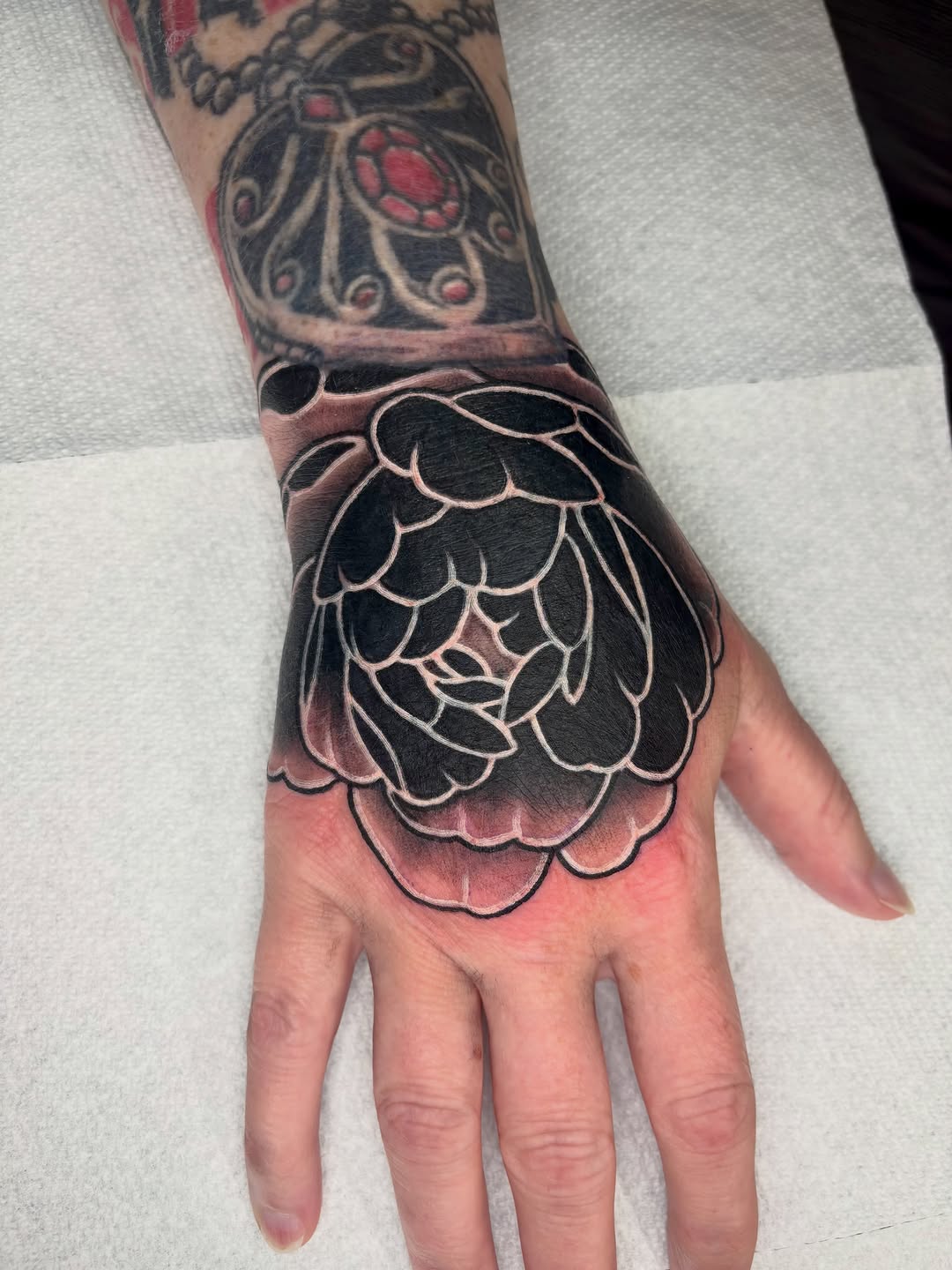 Tattoo by @julieobrientattoo — japanese_irezumi, blackwork