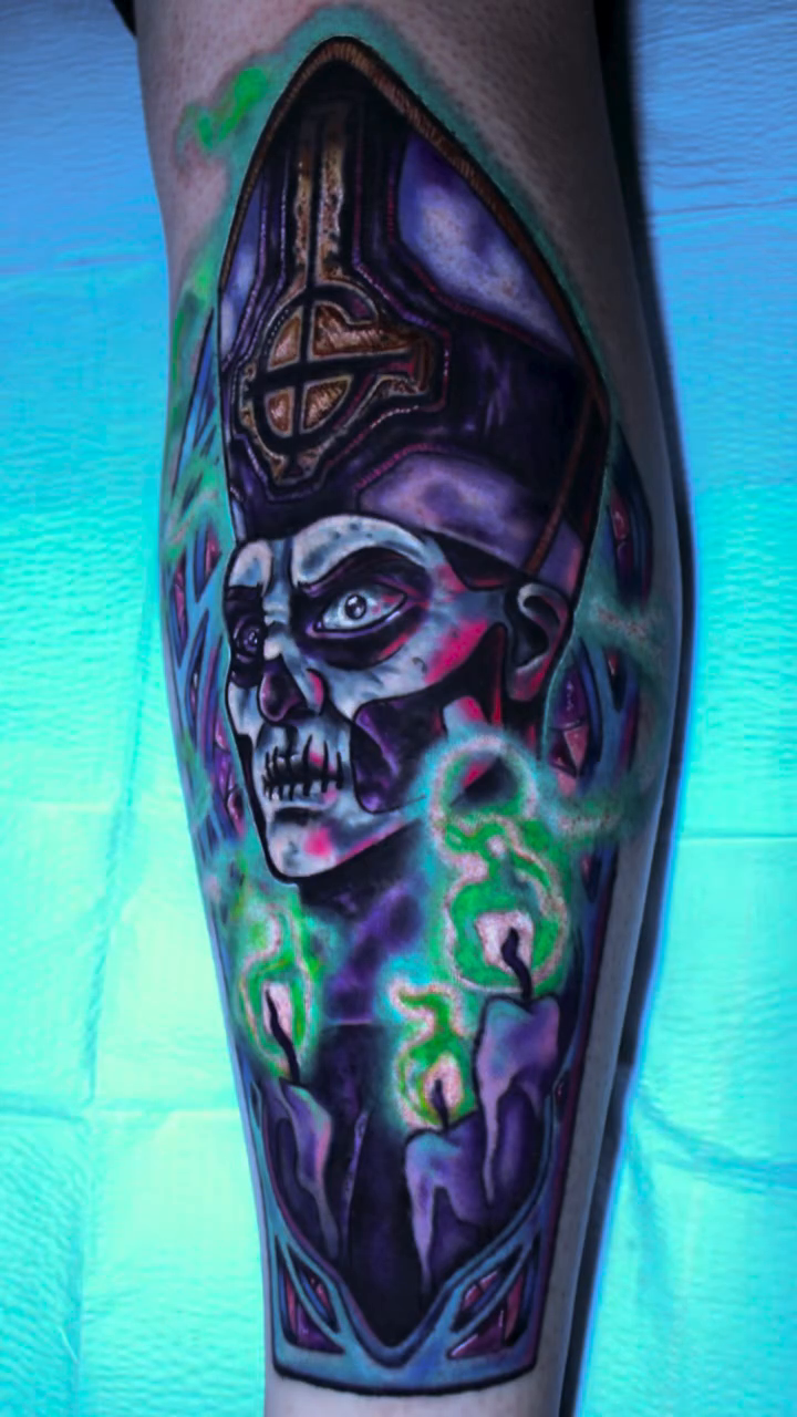 Tattoo by @esteltattoos — dark_realism, blackwork
