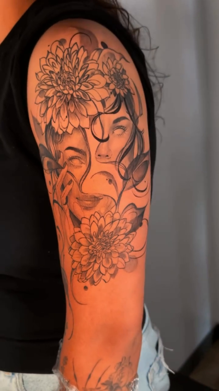 Tattoo by @stephaniessart — black_and_grey, realism
