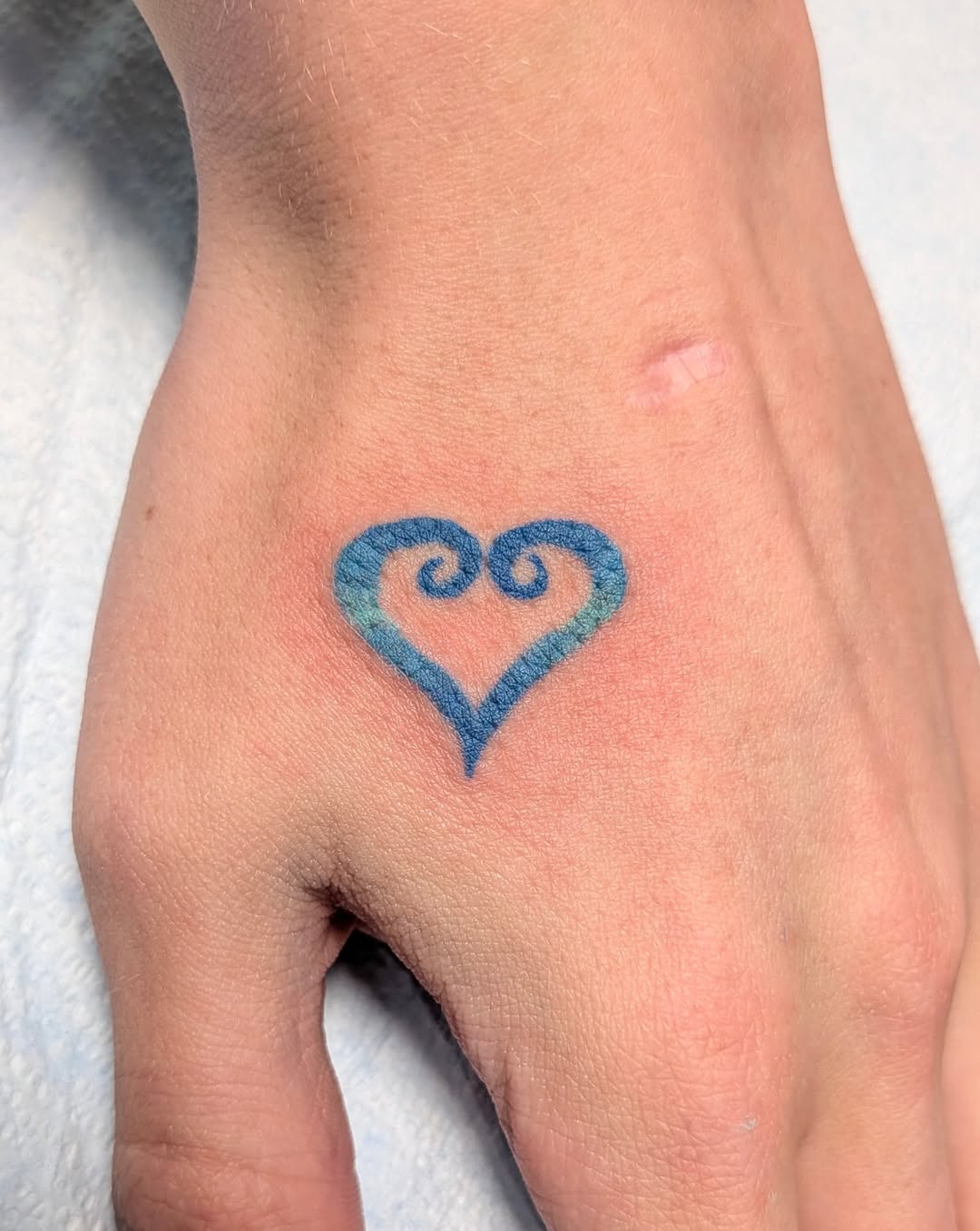 Tattoo by @yokaia.tattoo — fine_line, minimalist