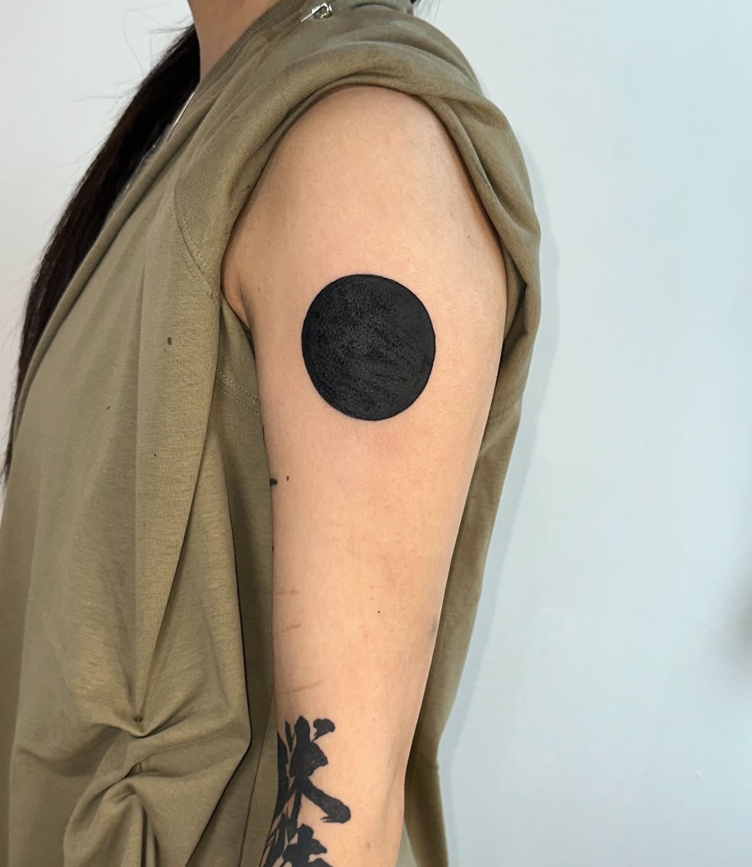Tattoo by @kiijooya — blackwork