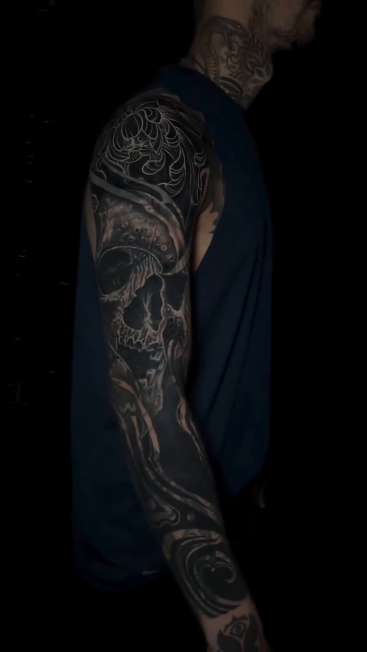 Tattoo by @el_bryan_ta2_ — black_and_grey, realism