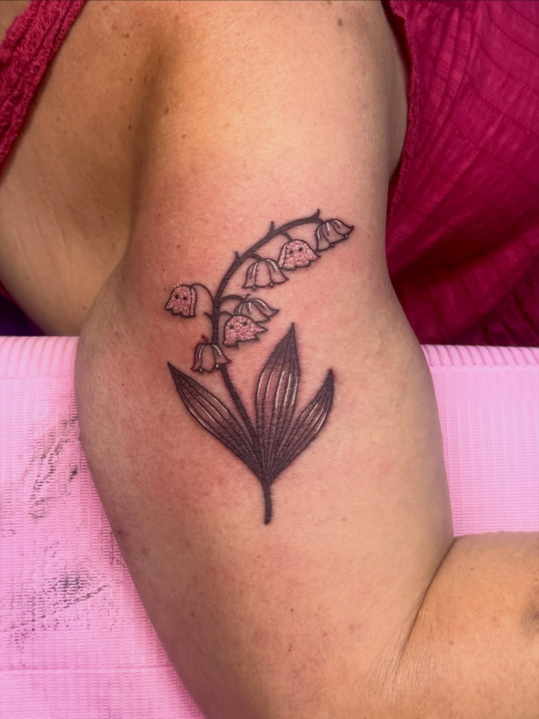 Tattoo by @batty_girl_tats โ fine_line, black_and_grey