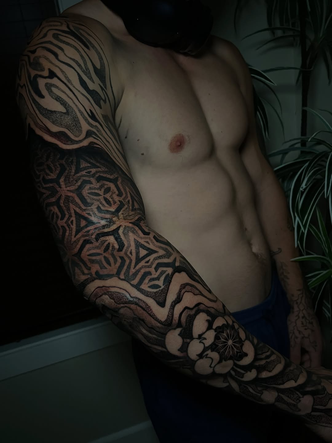Tattoo by @frankendots — geometric, dotwork