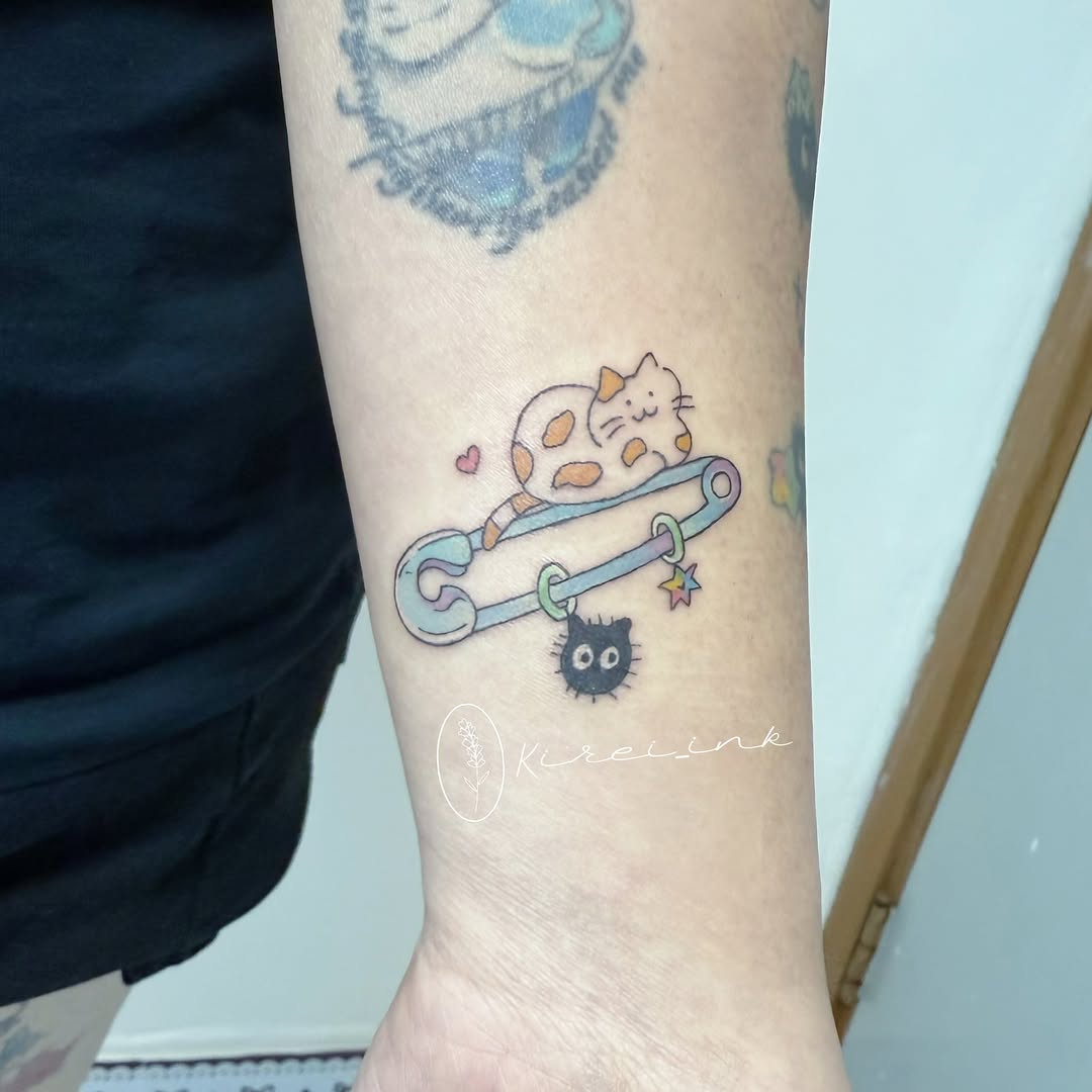 Tattoo by @kireiink_rose — new_school