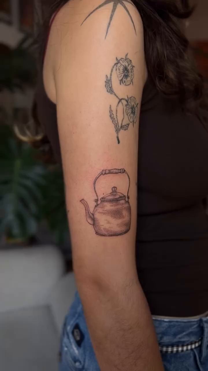 Tattoo by @dani.l.pokes β fine_line