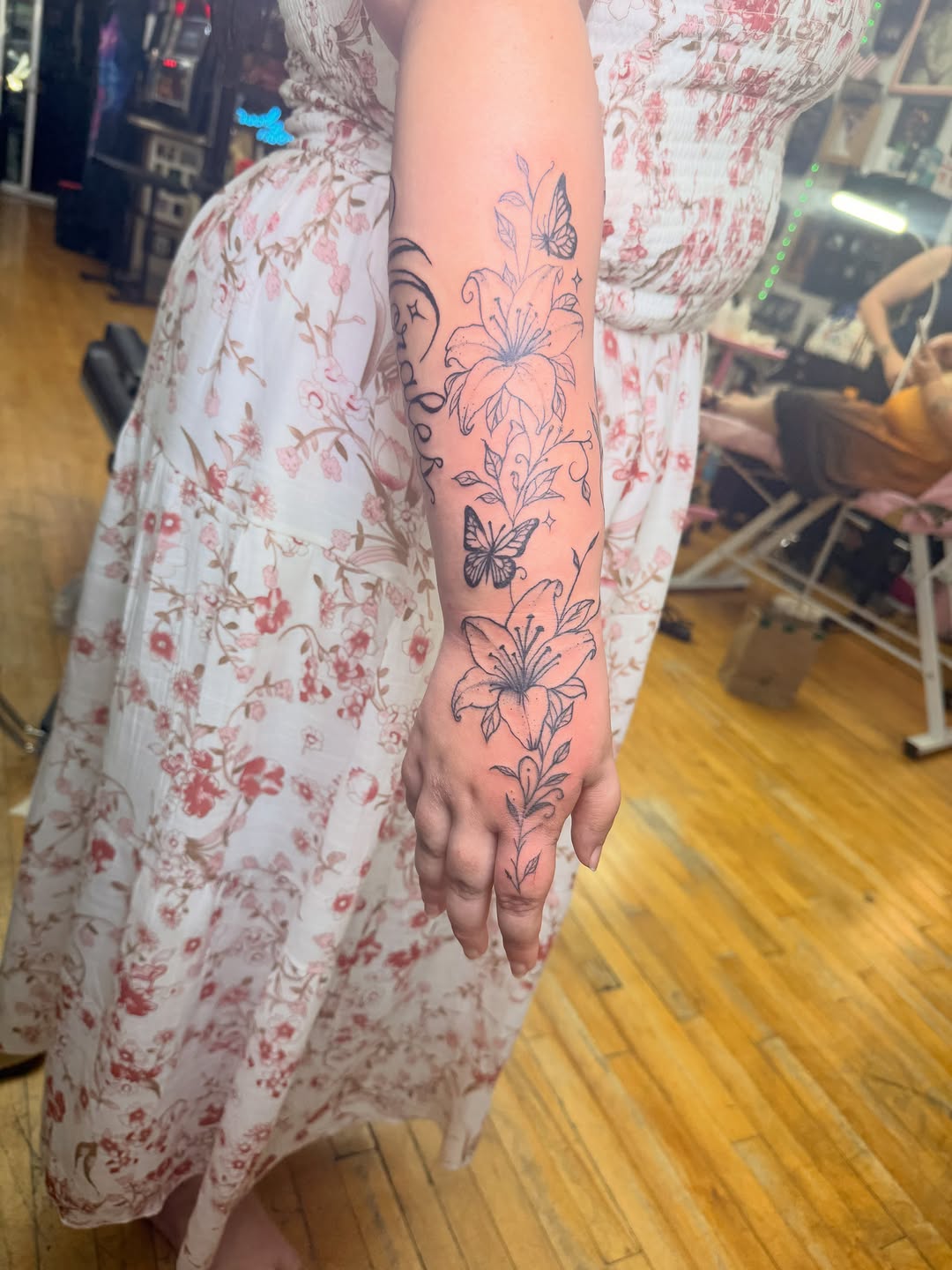 Tattoo by @inked_by_parisapple — fine_line, illustrative