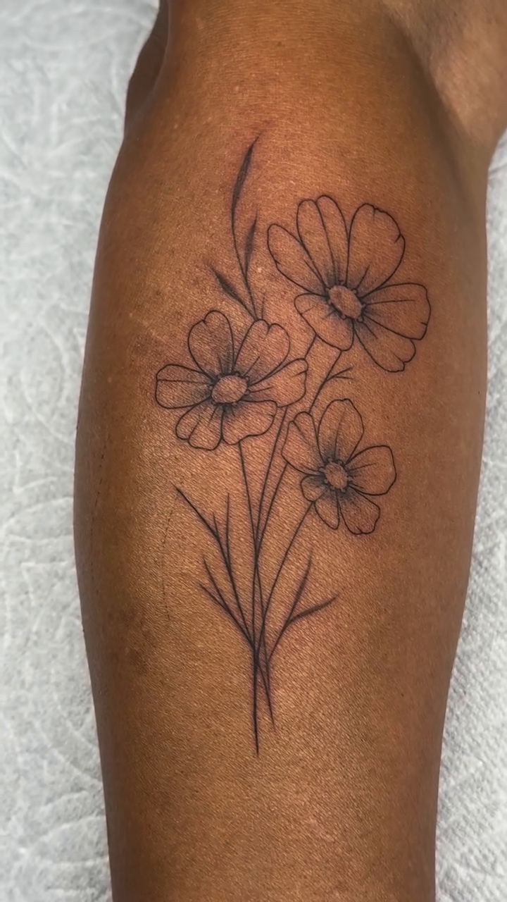 Tattoo by @jadeinkstains — fine_line