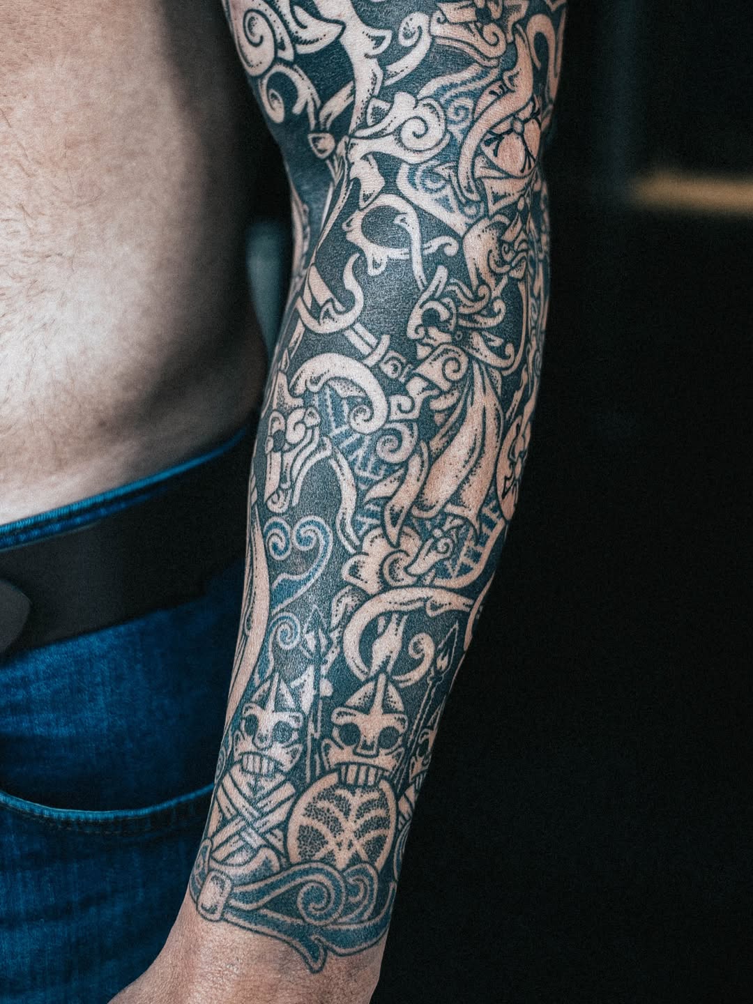 Tattoo by @kintyreink — blackwork, dotwork