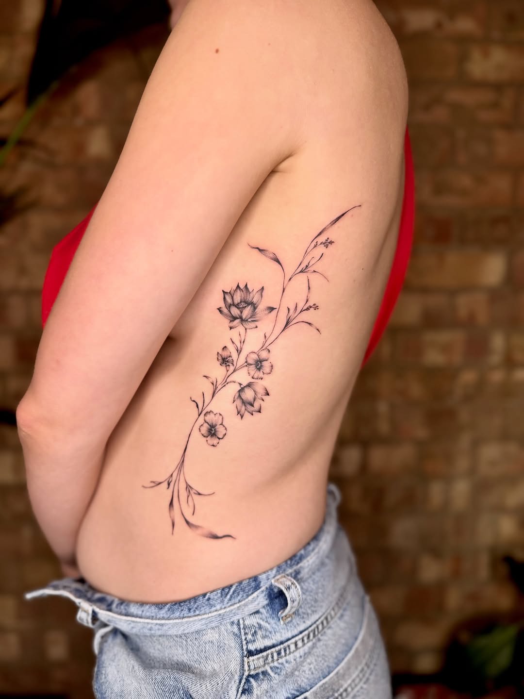 Tattoo by @passthesaltbitch โ fine_line, black_and_grey