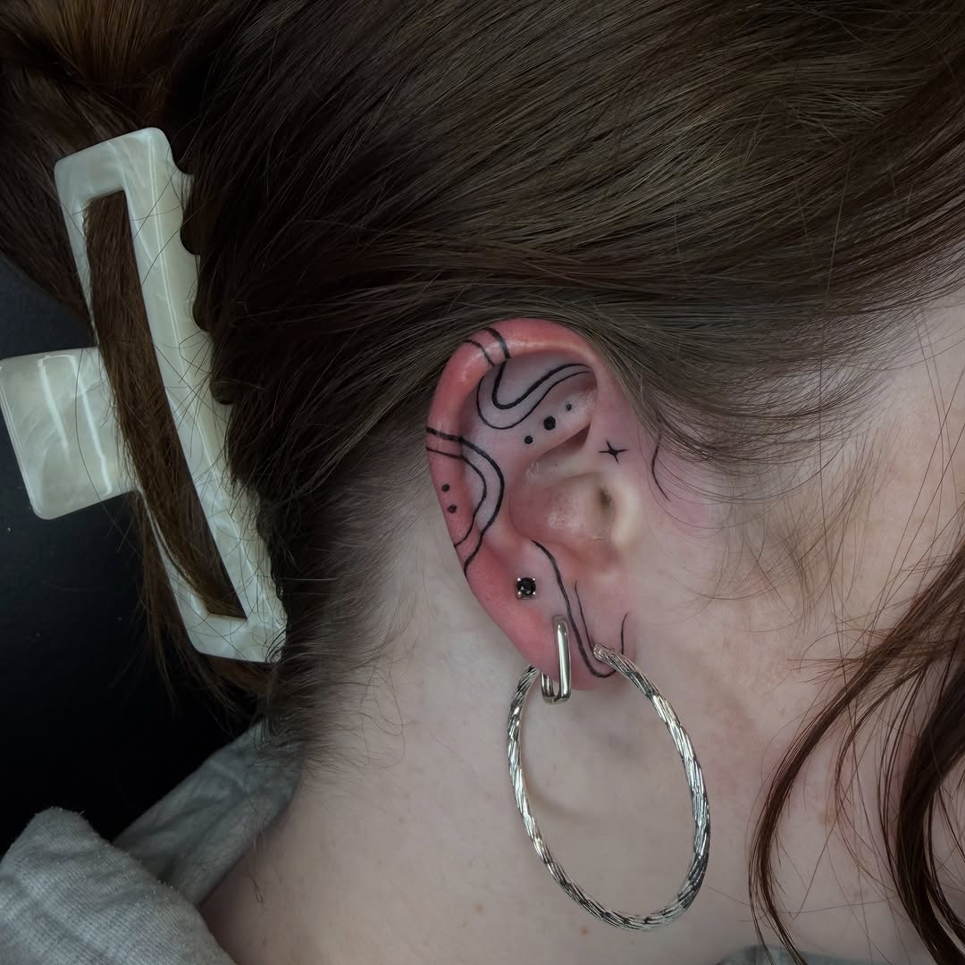 Tattoo by @basic.b.tattoo โ fine_line, geometric