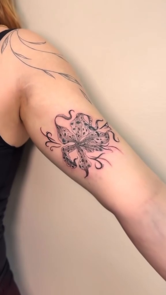Tattoo by @lexjjart β fine_line, black_and_grey