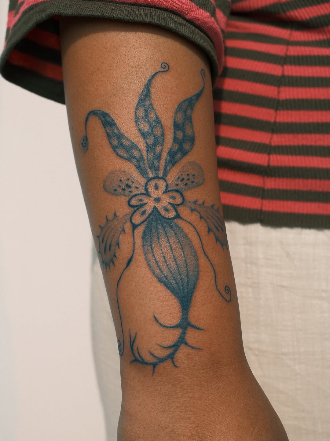 Tattoo by @earthyliltats — fine_line, black_and_grey
