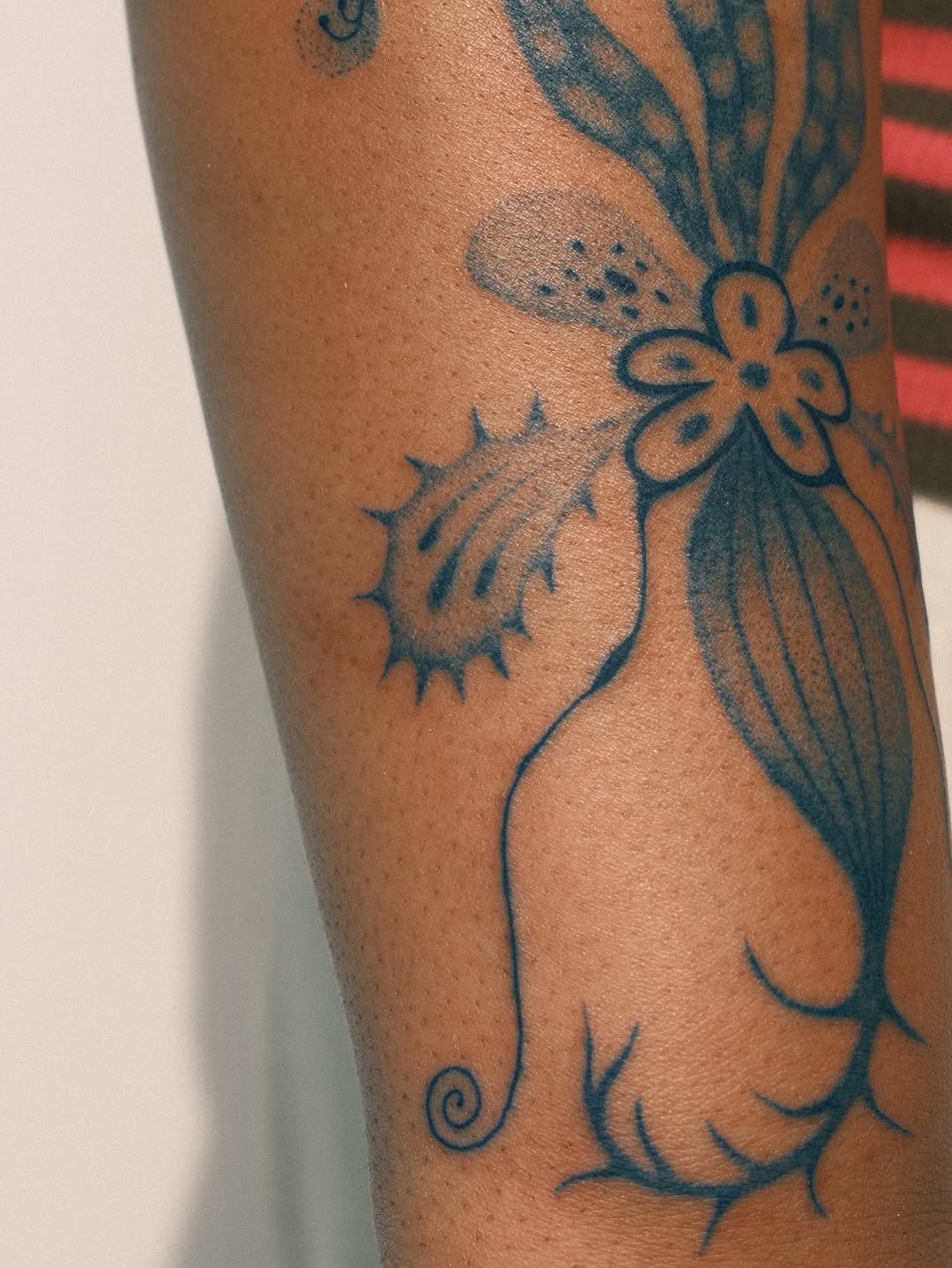 Tattoo by @earthyliltats — fine_line, black_and_grey