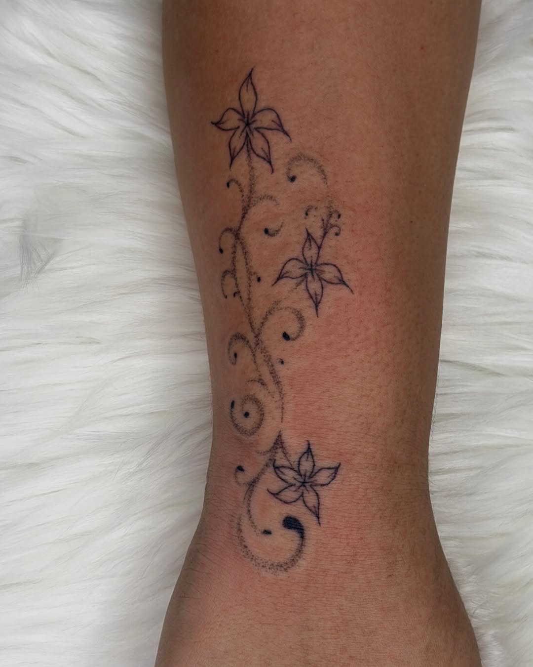 Tattoo by @inkbytheresa — fine_line