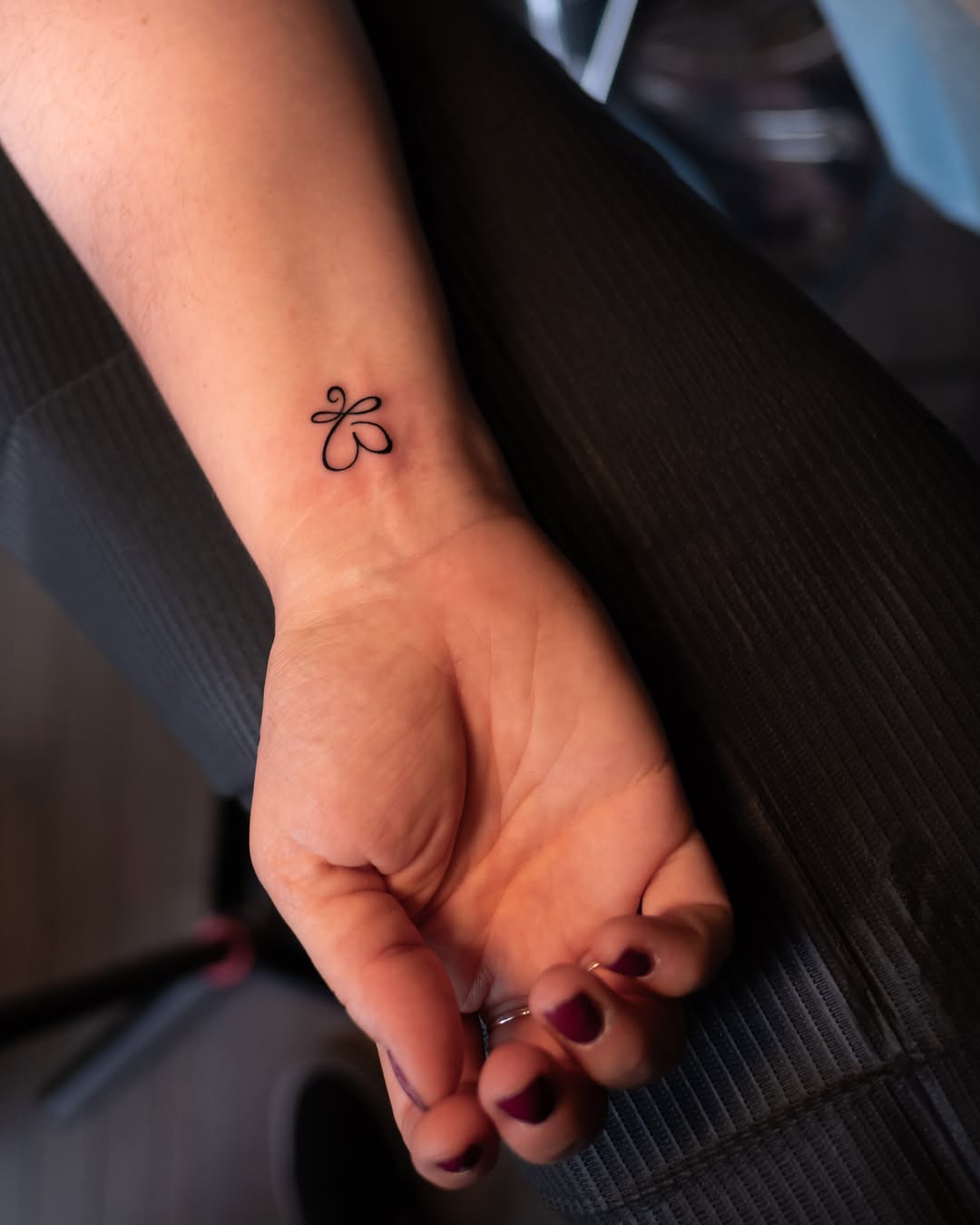 Tattoo by @julinestattoo — fine_line, minimalist