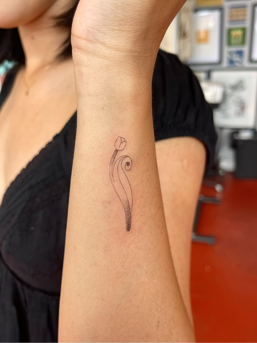 Tattoo by @pop.tats — fine_line