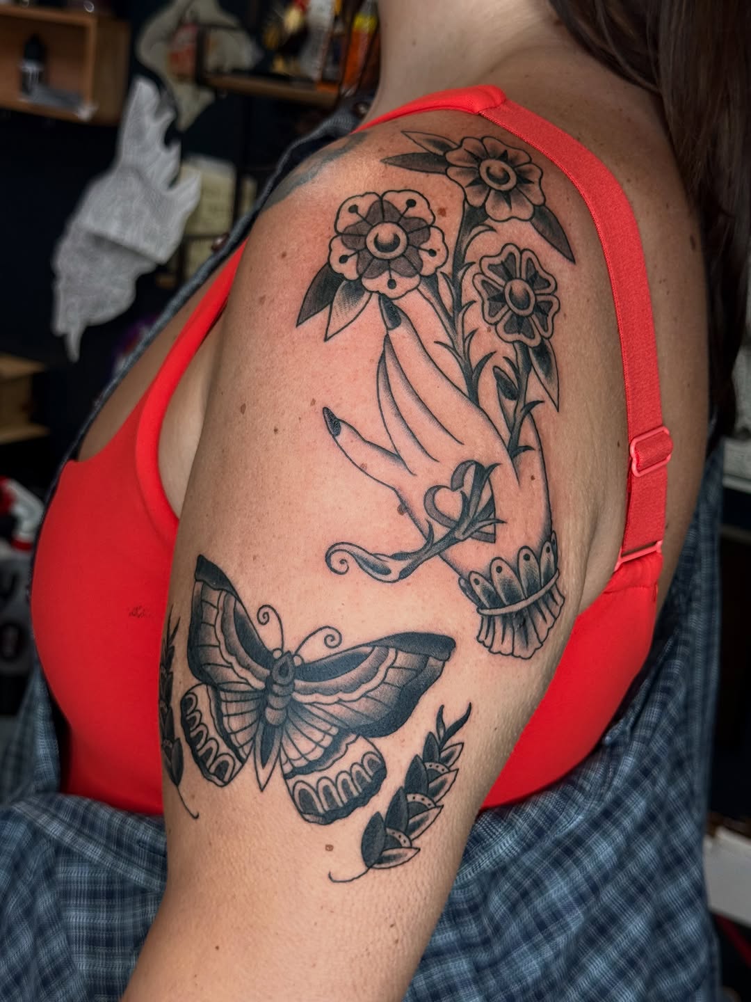 Tattoo by @yuriabreutattoo β american_traditional, black_and_grey