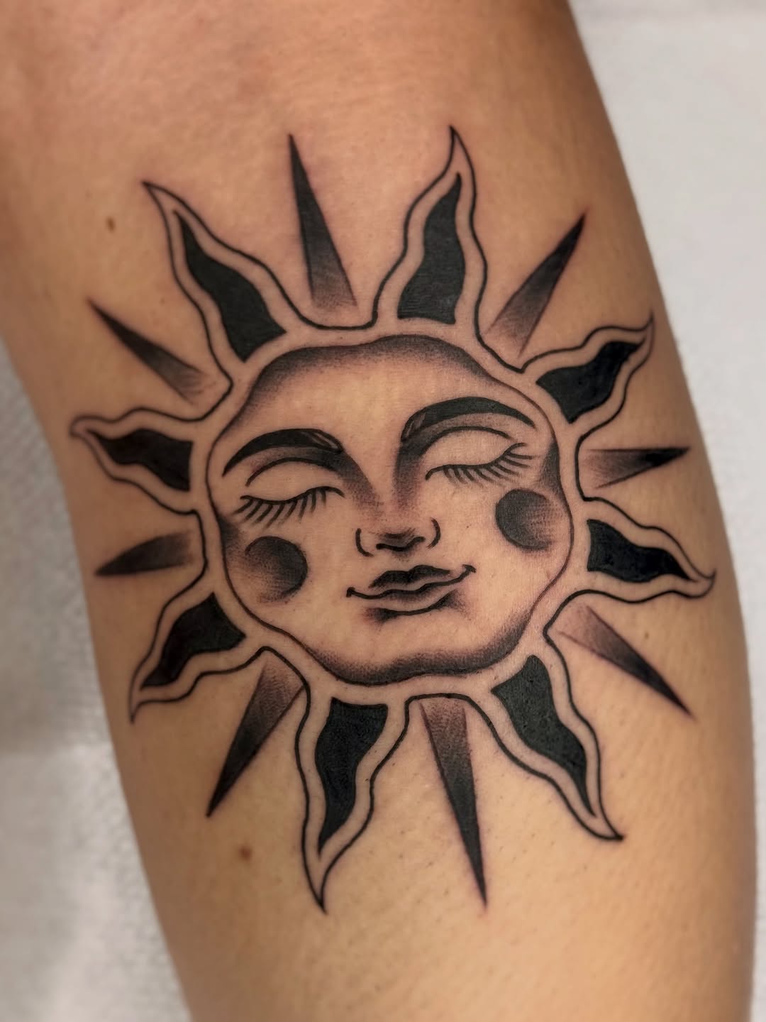 Tattoo by @yuriabreutattoo β american_traditional, black_and_grey