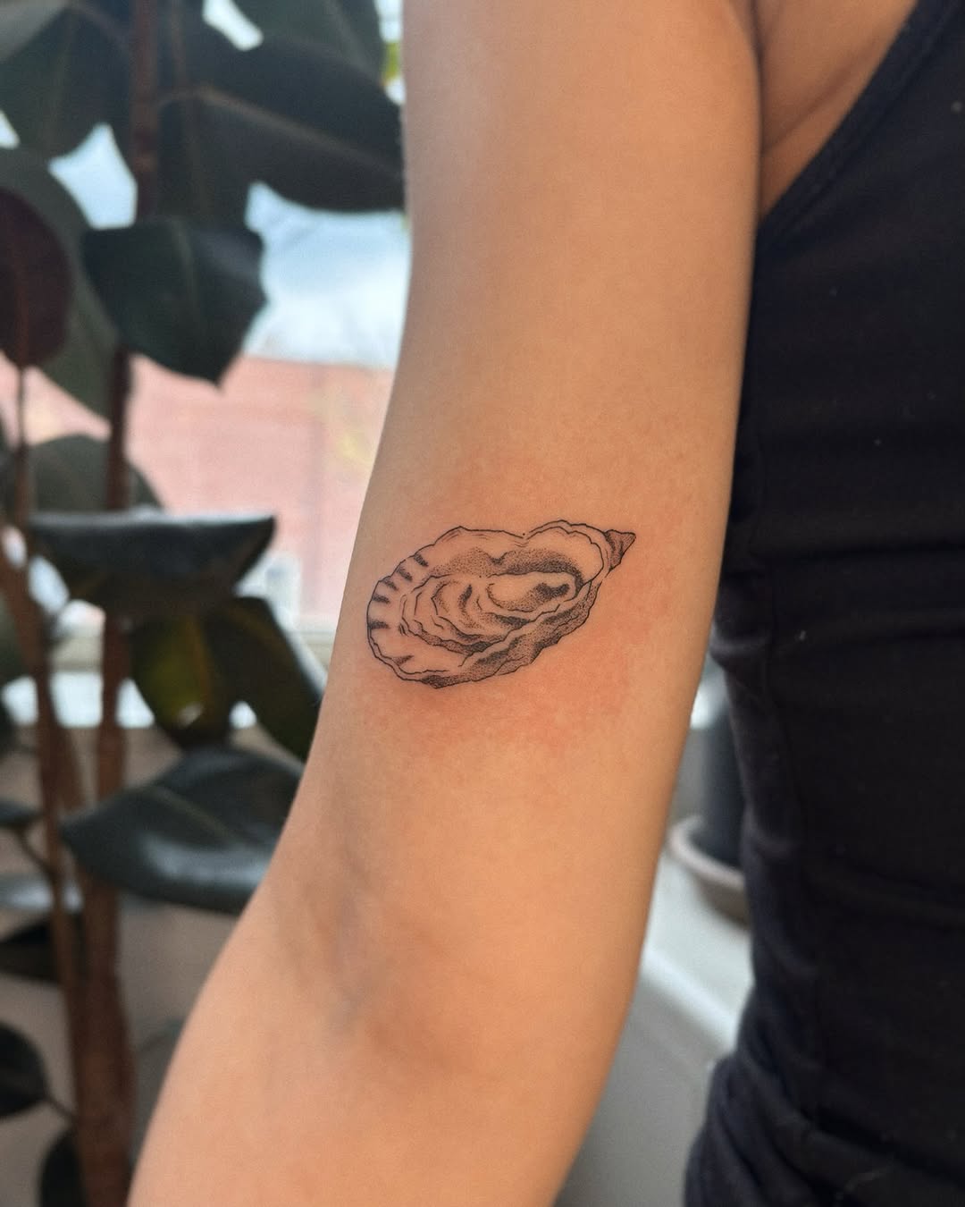 Tattoo by @rouupillon — fine_line, dotwork