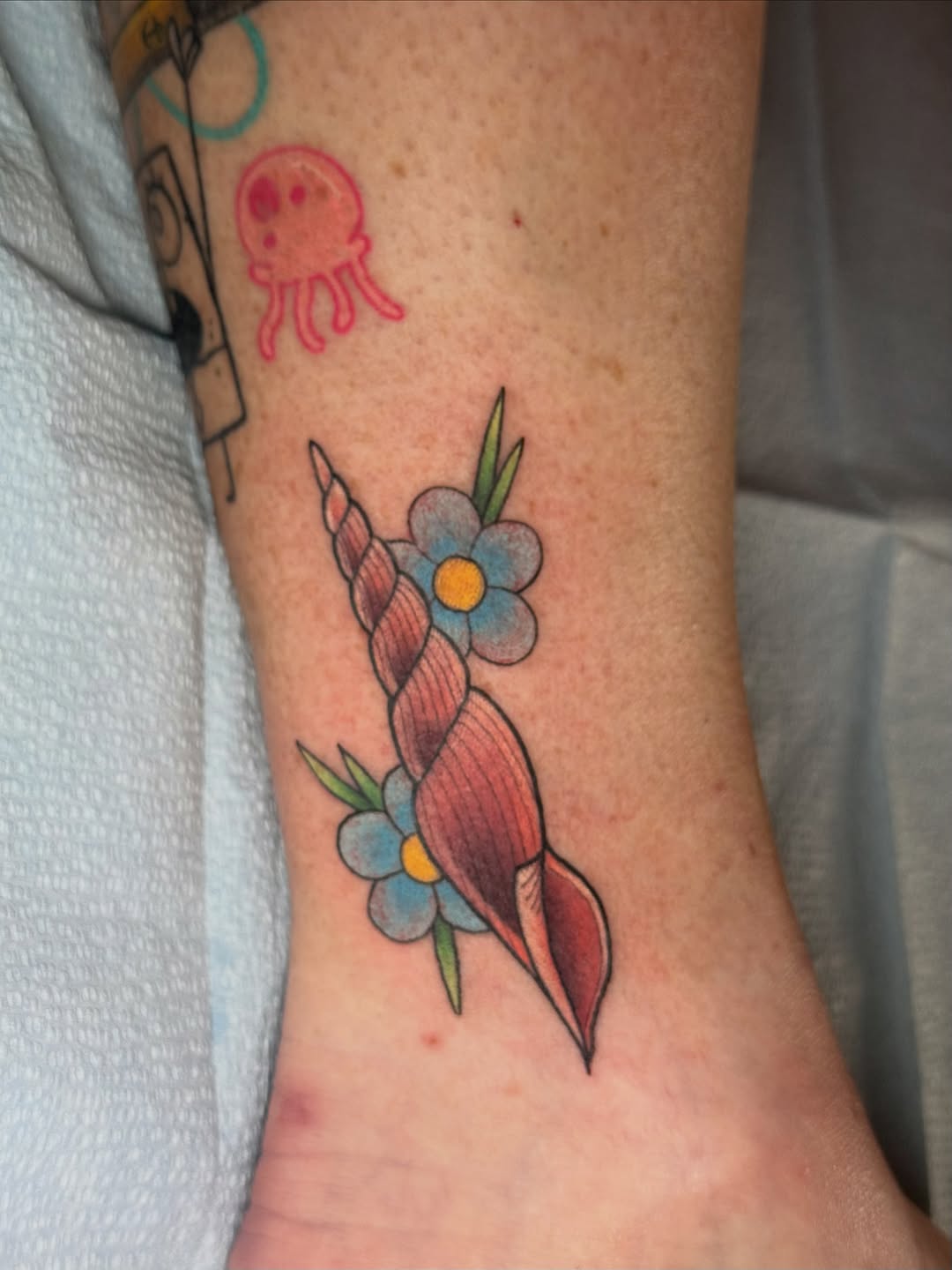 Tattoo by @hailyeahtattoos โ american_traditional
