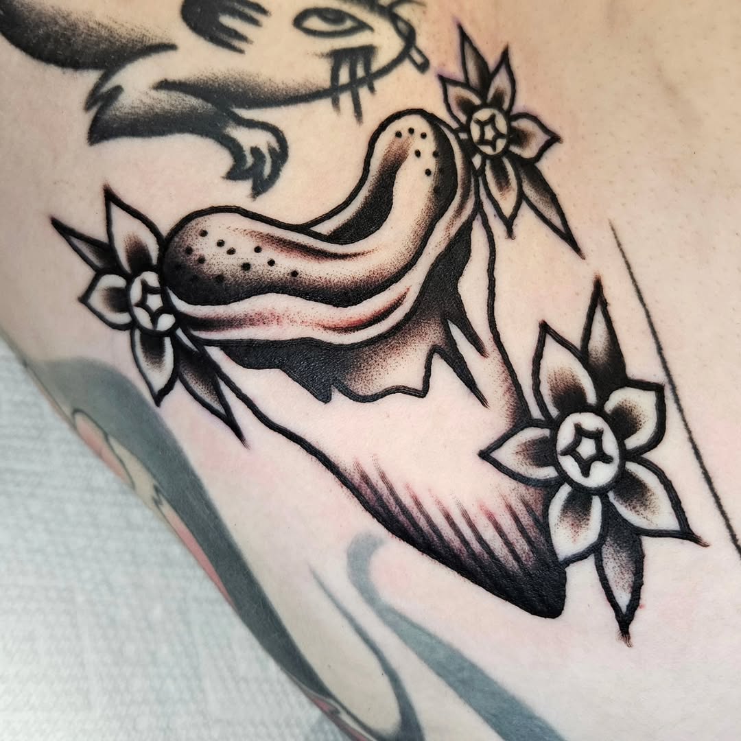 Tattoo by @wazamaniac — american_traditional, black_and_grey
