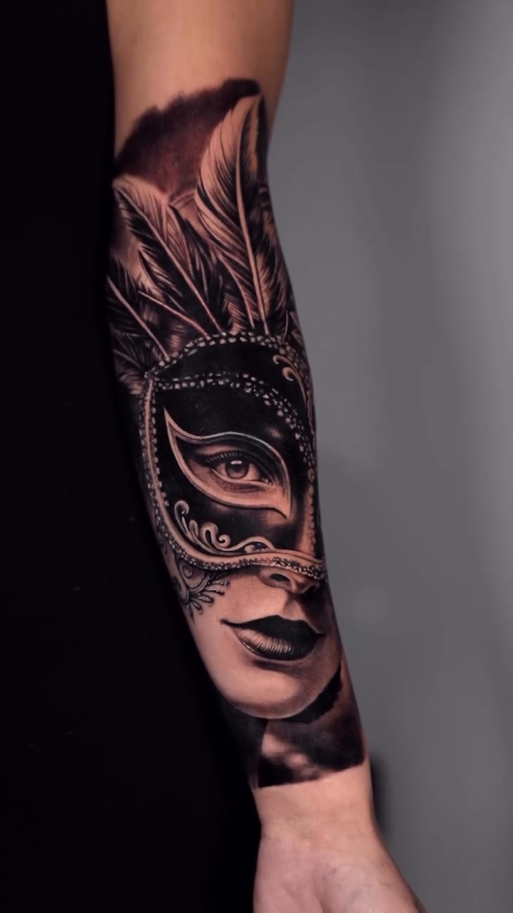 Tattoo by @italonanais — realism, dark_realism