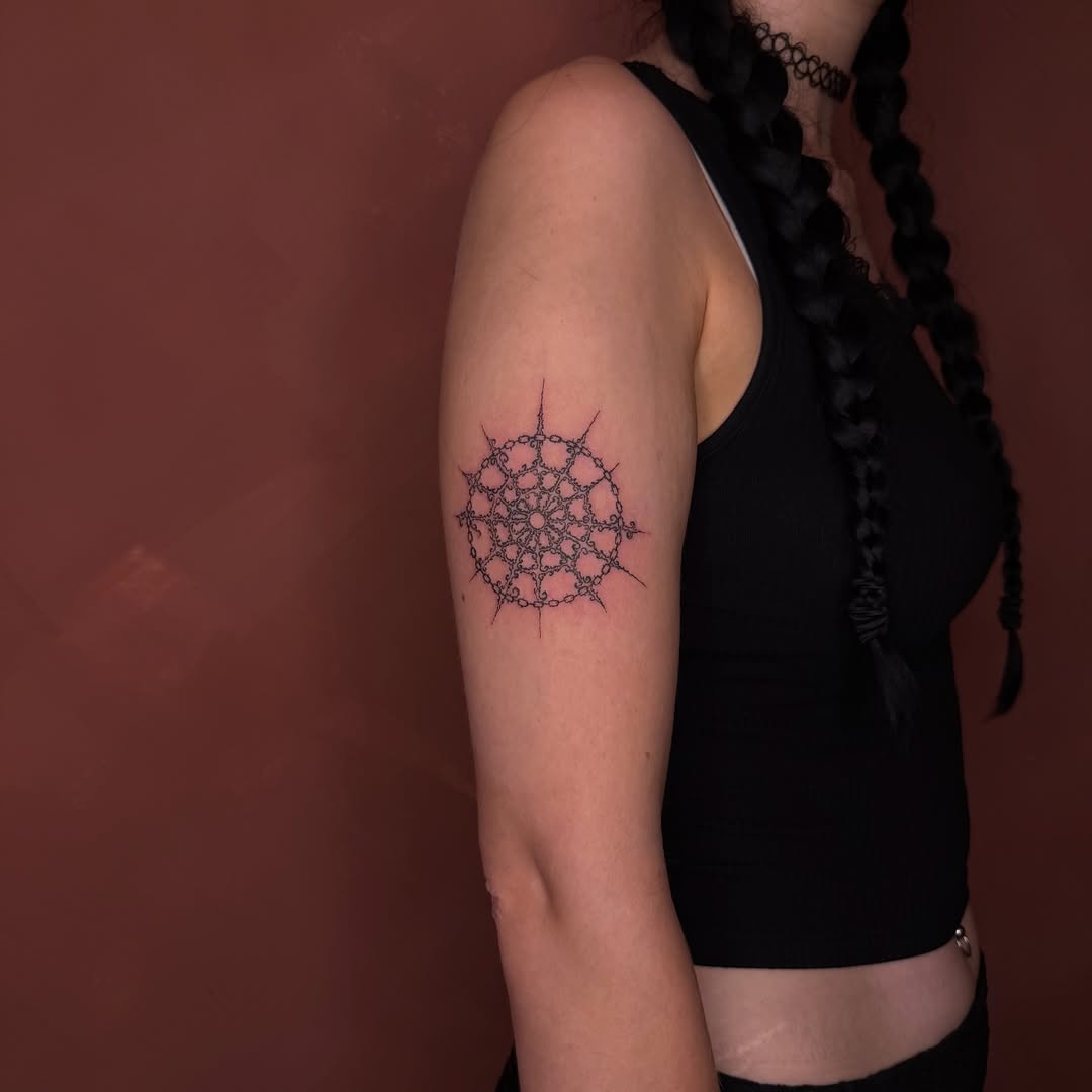 Tattoo by @vsgoblintatts — fine_line, geometric