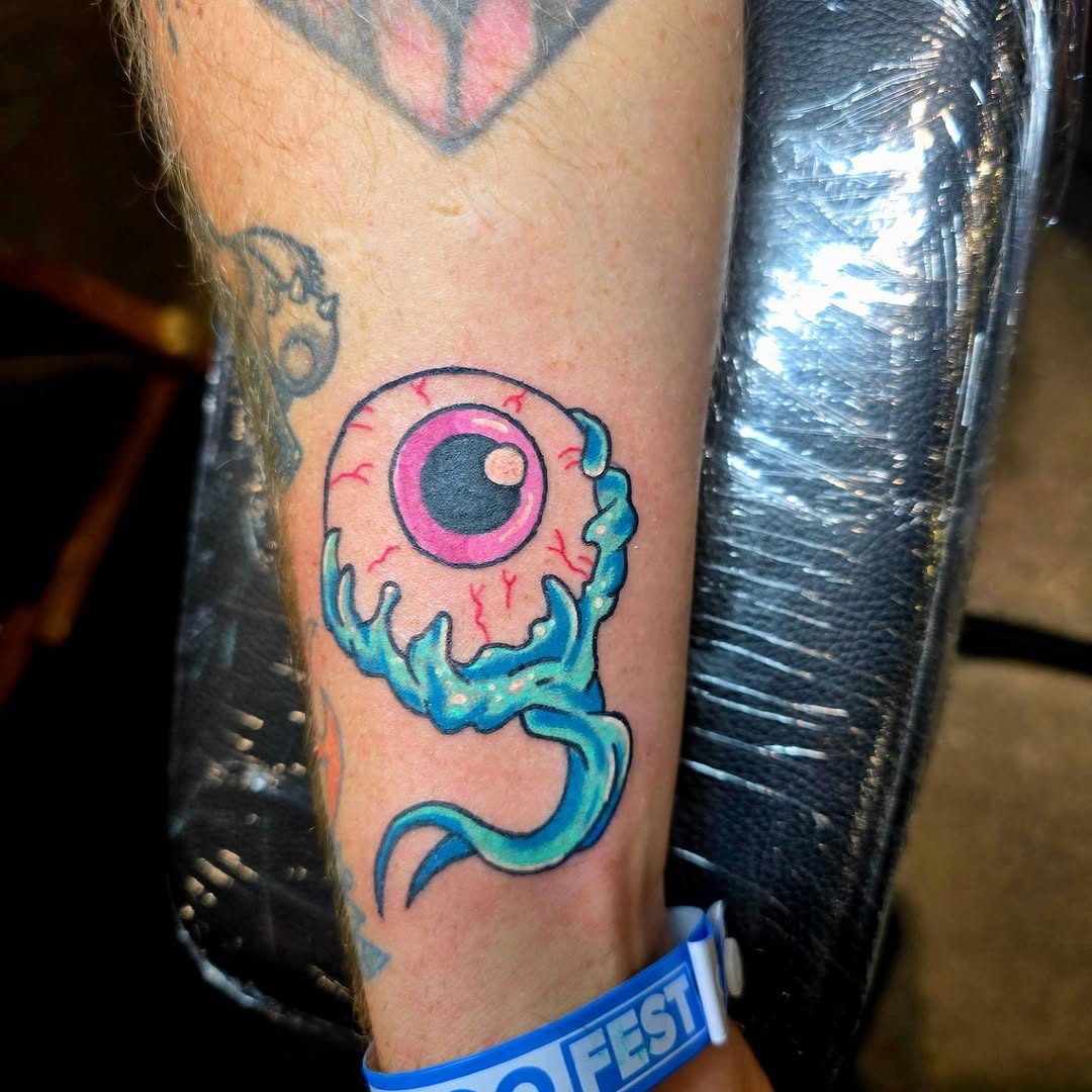 Tattoo by @klaatutattoo — new_school