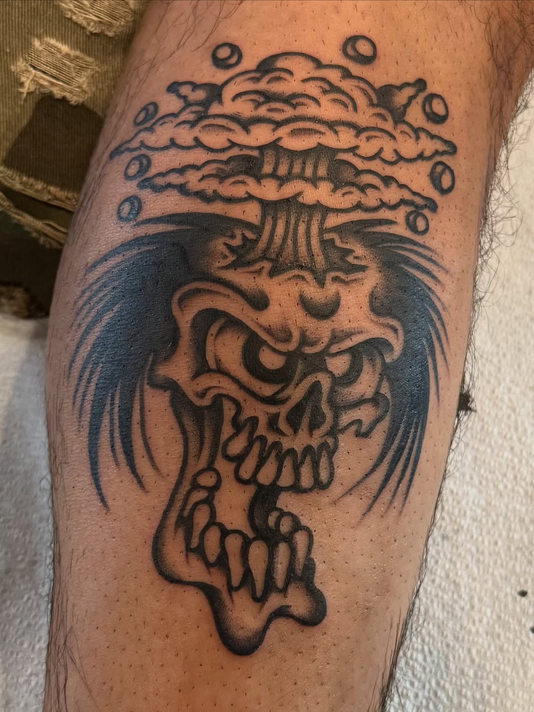 Tattoo by @lilcenzo — black_and_grey, new_school