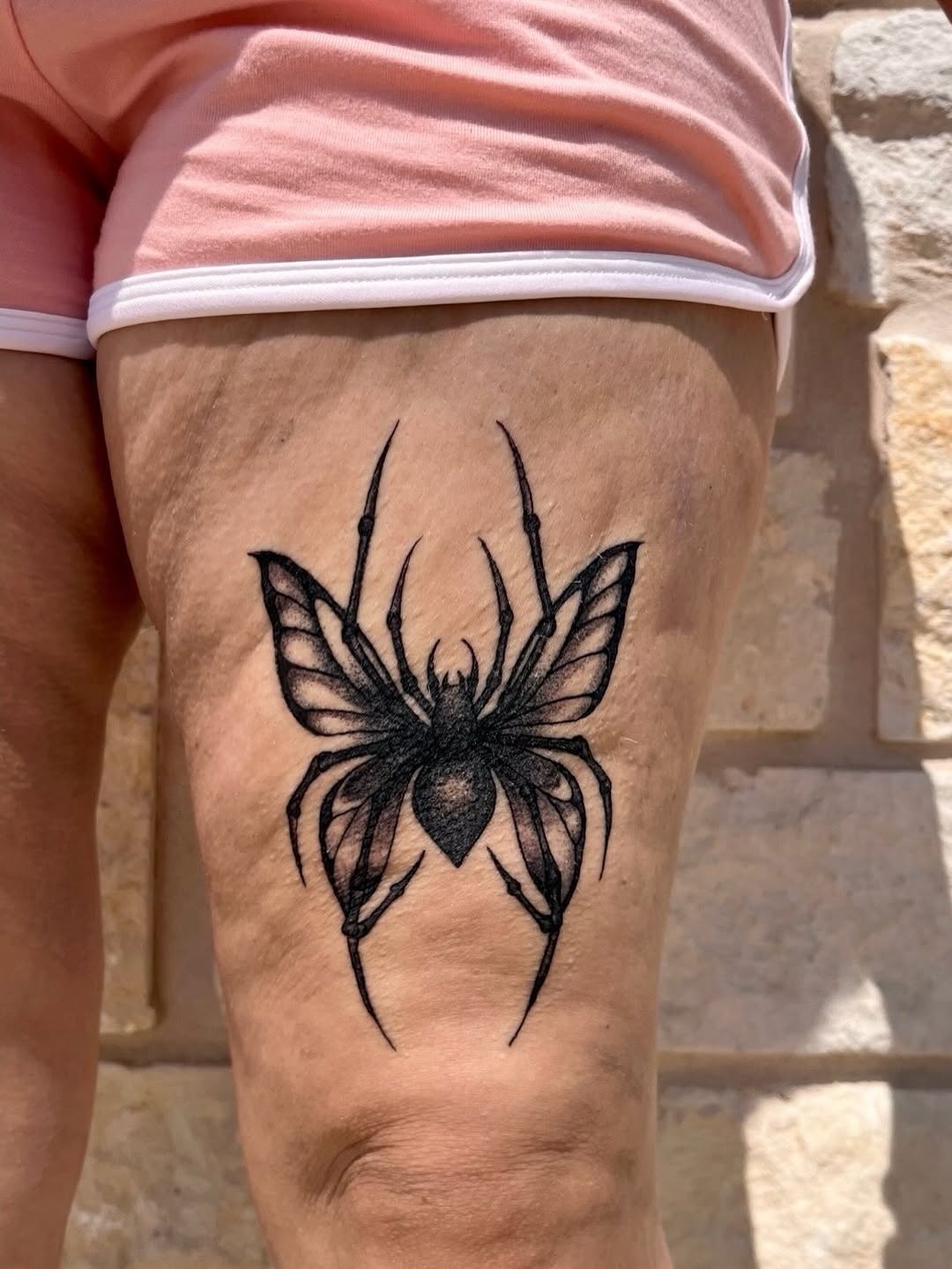 Tattoo by @mia_tatilla — blackwork, fine_line