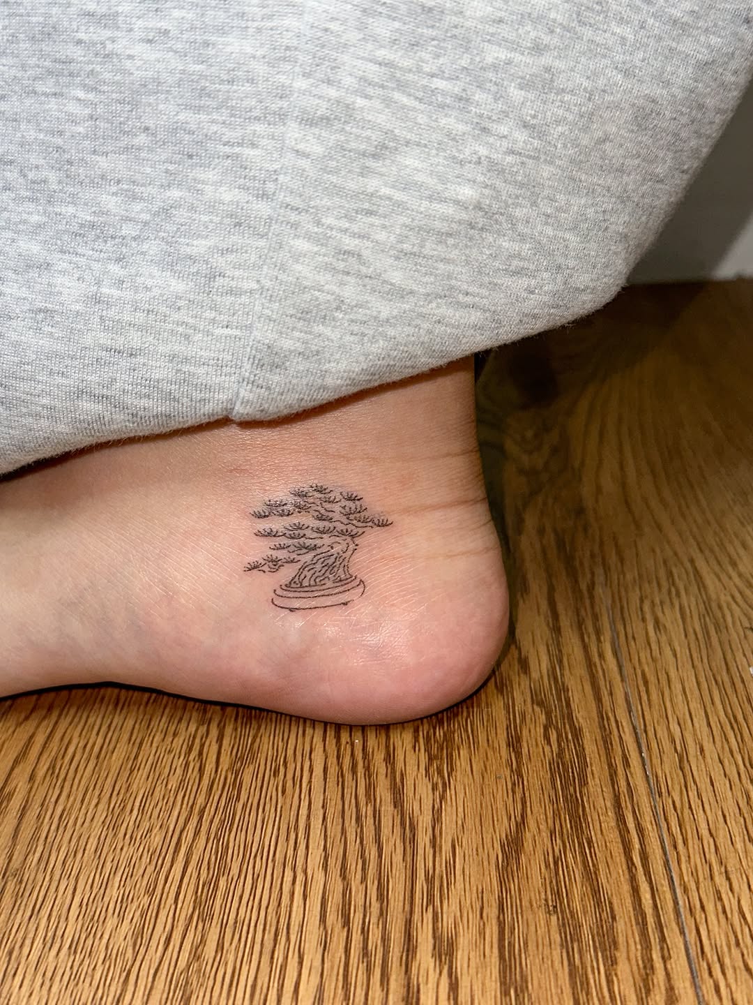 Tattoo by @olobi.poke — fine_line, minimalist