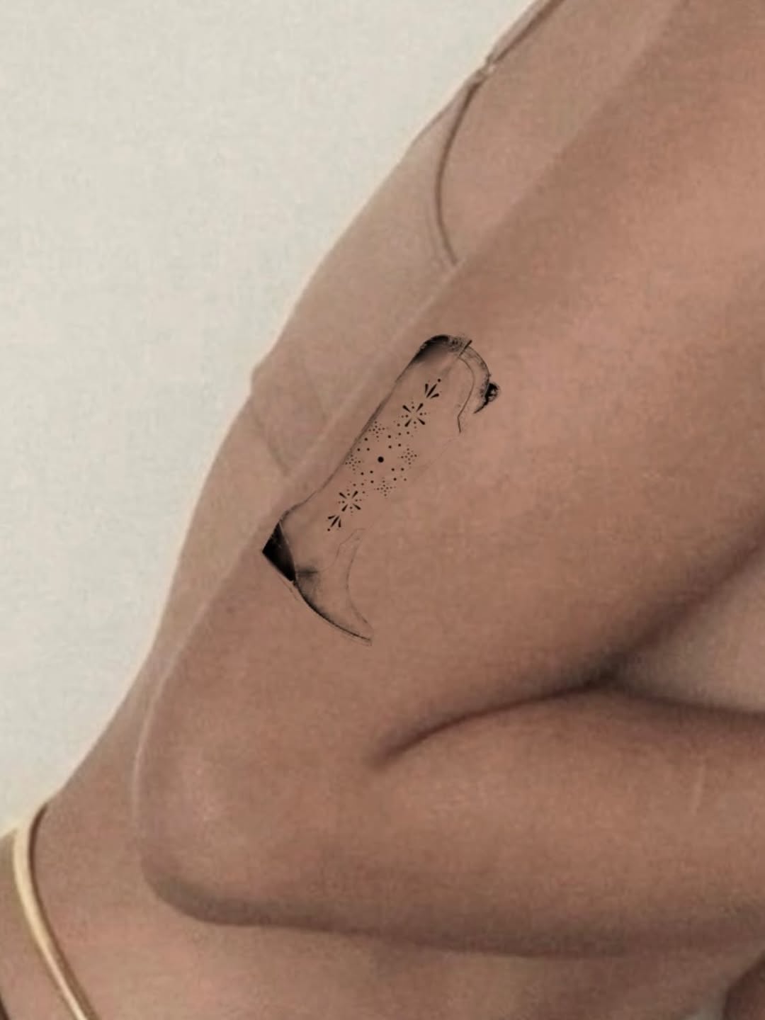 Tattoo by @aleks.north.tattoo — fine_line