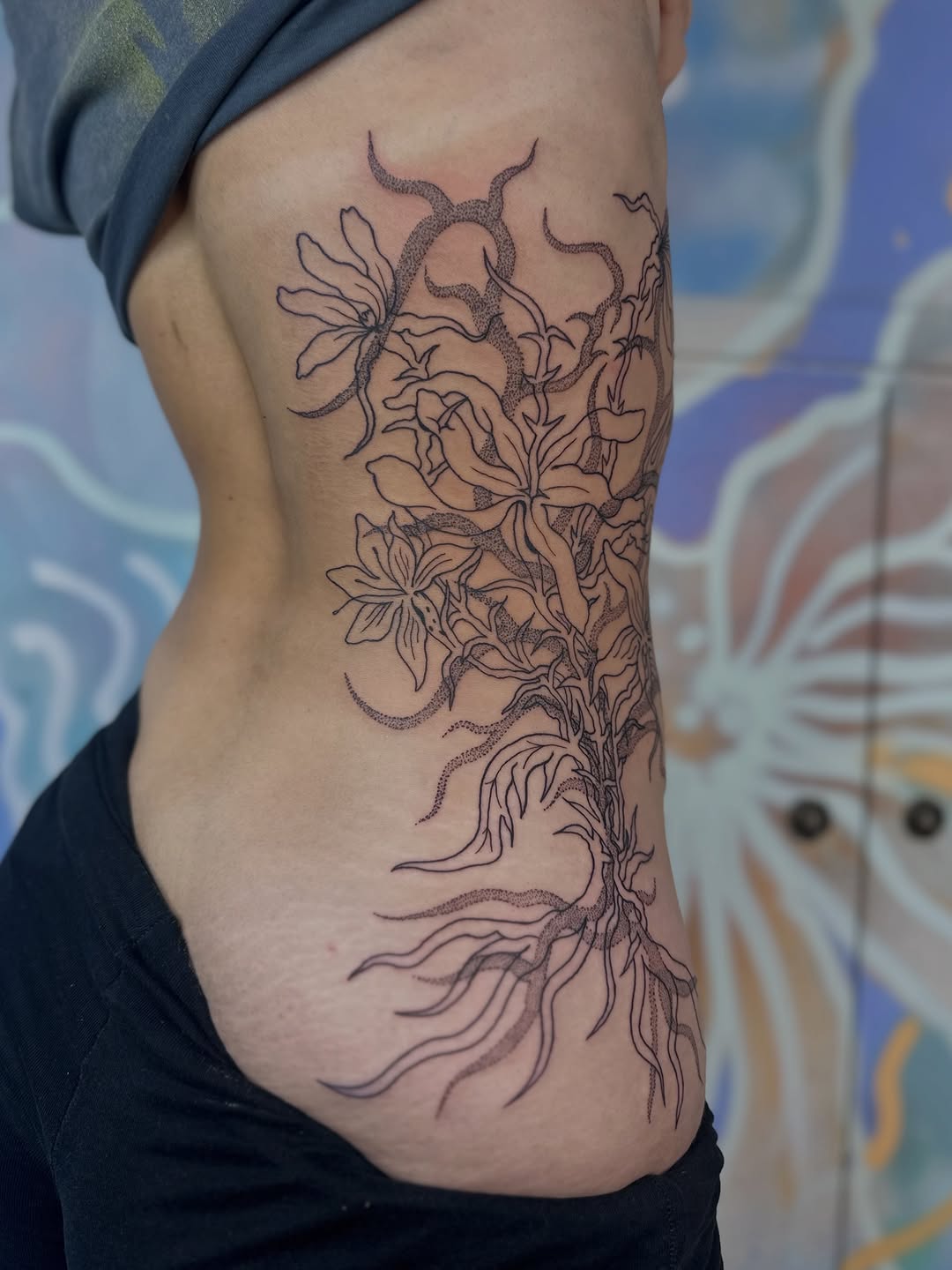 Tattoo by @kyklothymia — fine_line, dotwork
