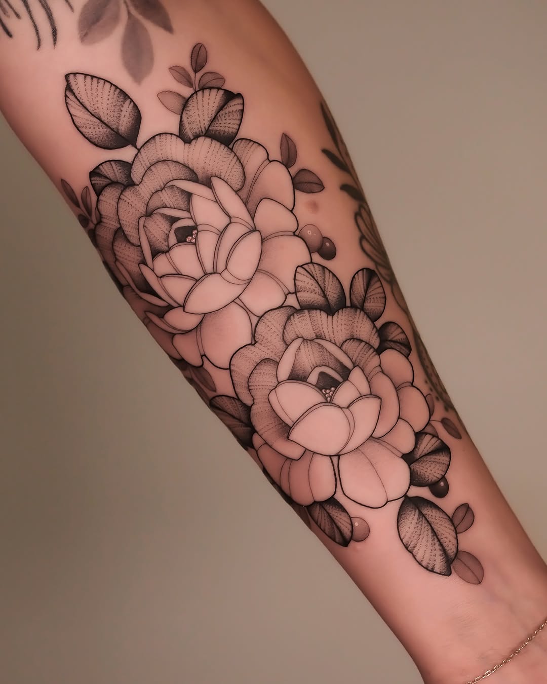 Tattoo by @jennaleeshaaktattoo — black_and_grey, fine_line