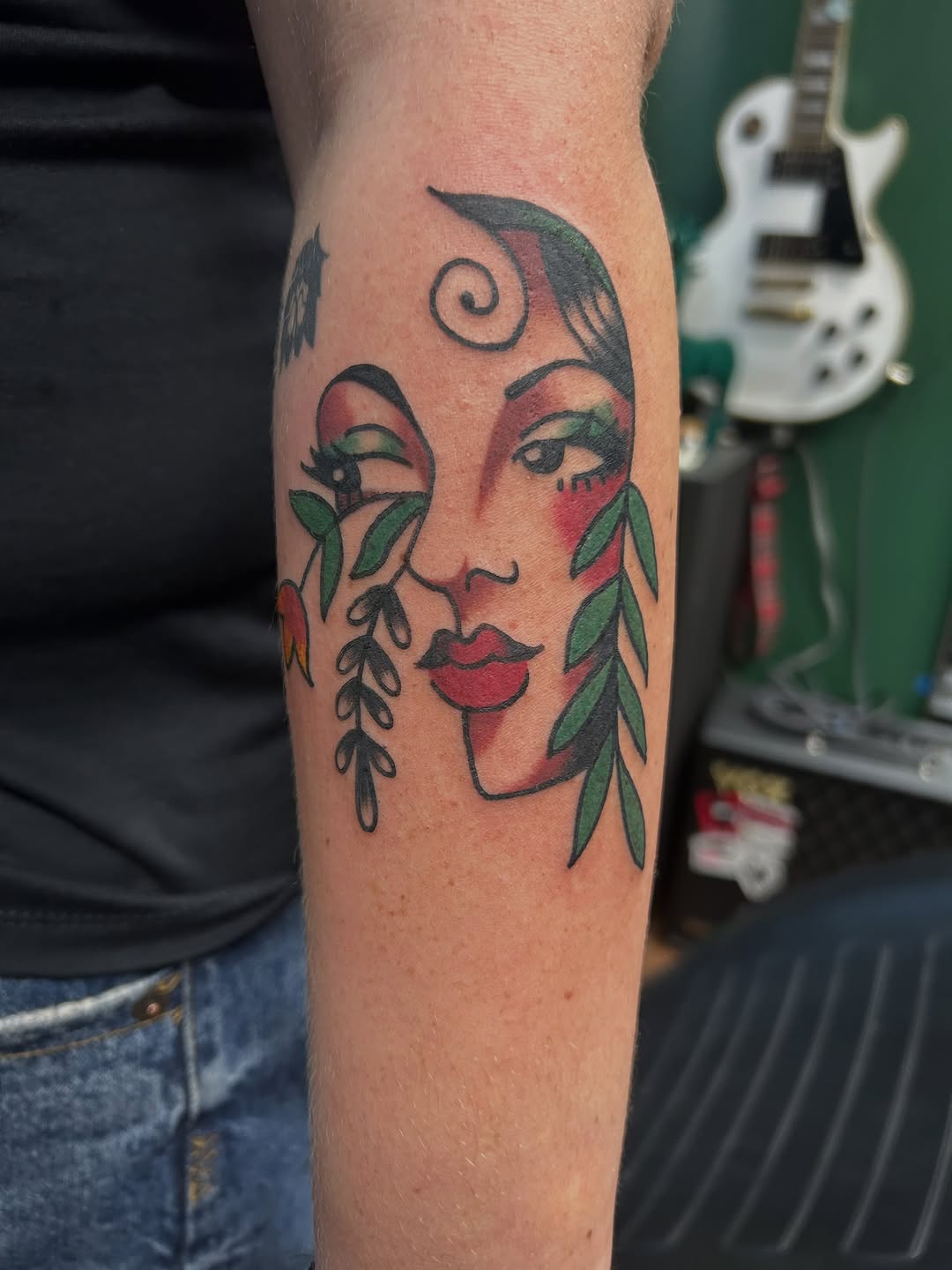 Tattoo by @la5k0_creati0n5 — neo_traditional, black_and_grey