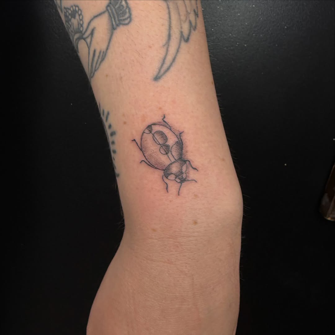 Tattoo by @basic.b.tattoo โ fine_line