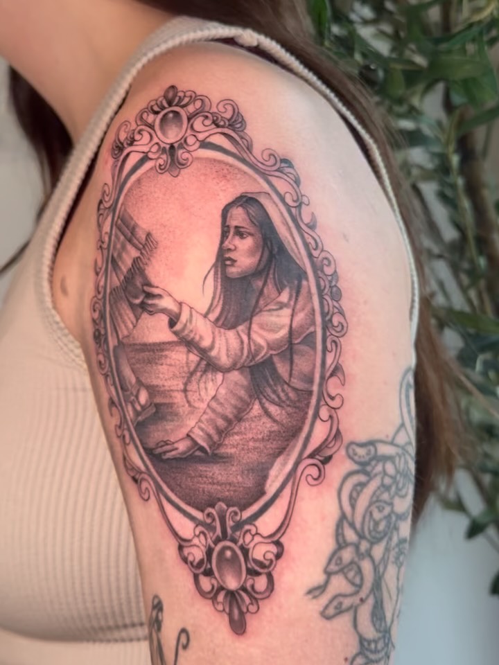 Tattoo by @emprintedd β realism, black_and_grey