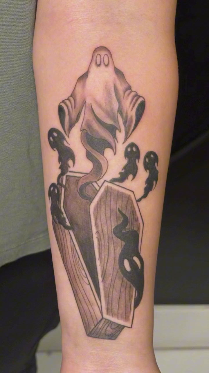 Tattoo by @colourblindtattoo — black_and_grey, dark_realism