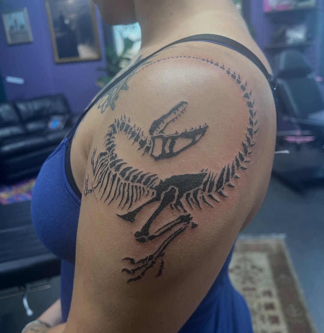 Tattoo by @natalies_tatties — blackwork