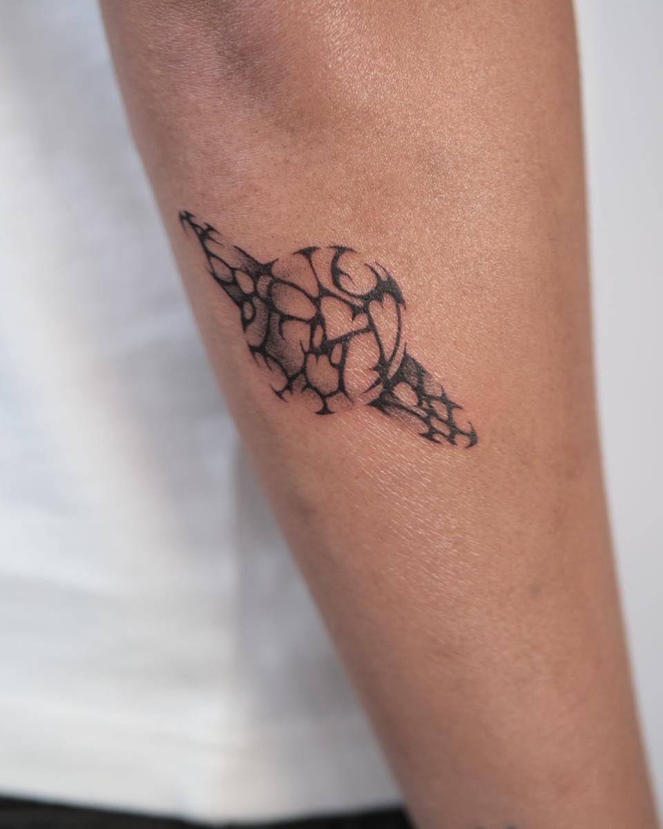 Tattoo by @moonfexx — blackwork, geometric
