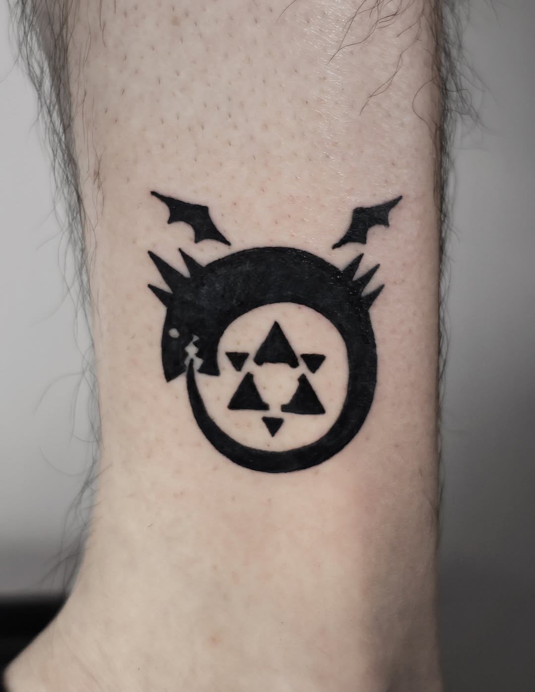 Tattoo by @6cm.tattoo — blackwork
