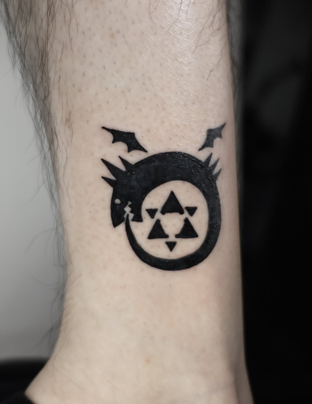 Tattoo by @6cm.tattoo — blackwork
