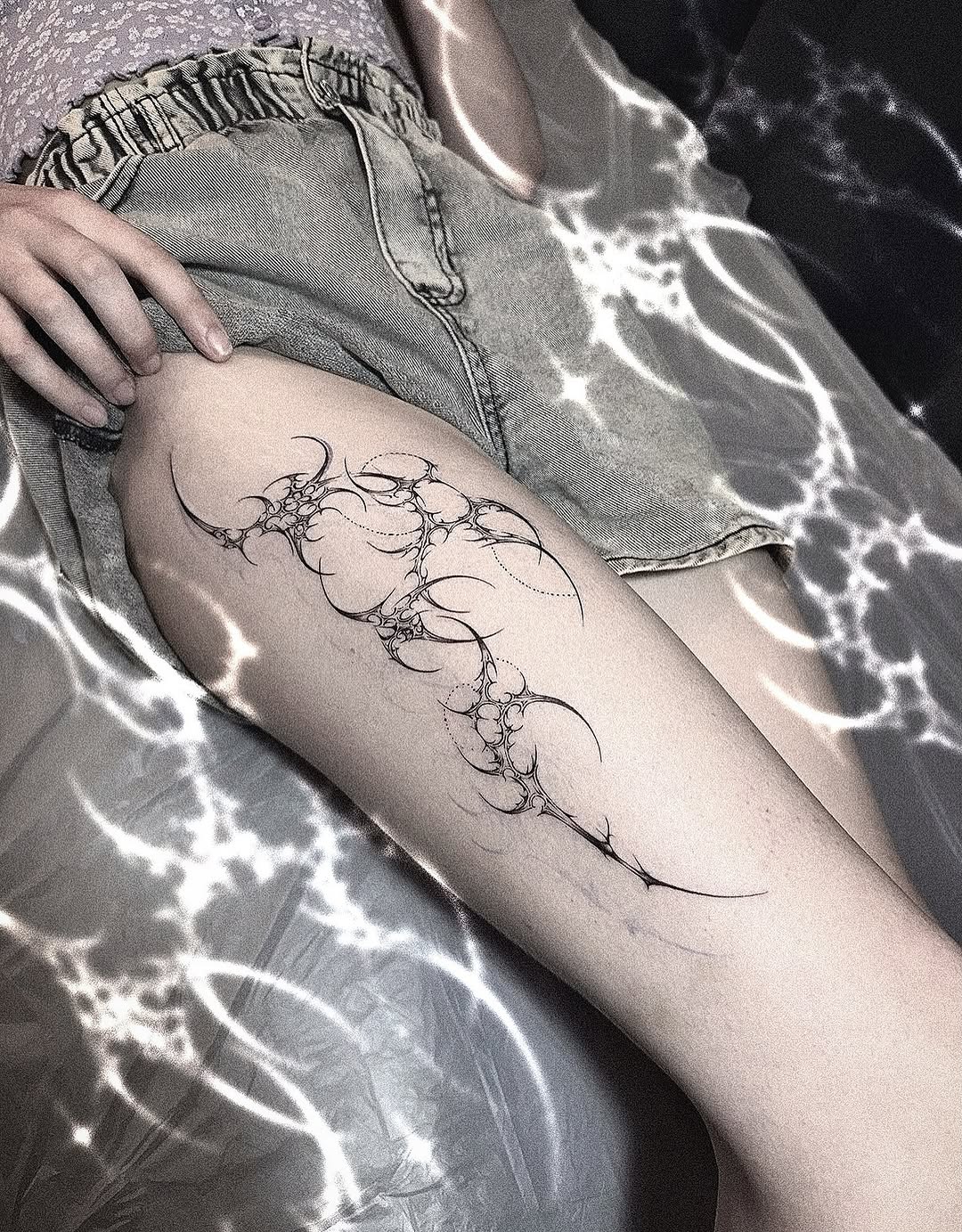 Tattoo by @haeng.art — fine_line, geometric