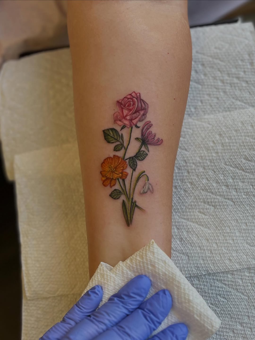 Tattoo by @taratimoon — fine_line, realism