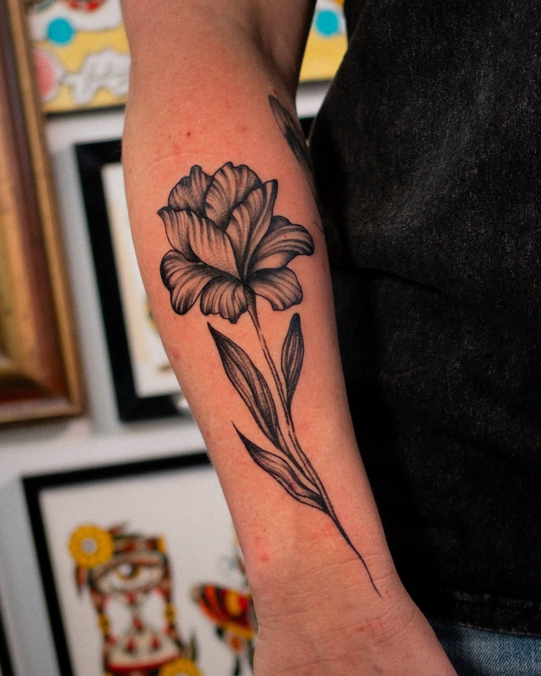 Tattoo by @julinestattoo — fine_line, black_and_grey