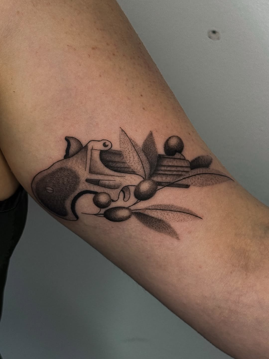 Tattoo by @peur_bleue.tattoo β black_and_grey, realism