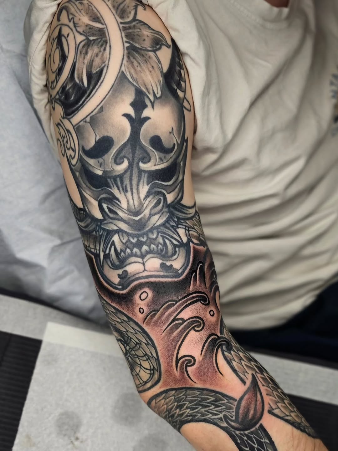 Tattoo by @alexalachutatattoos โ japanese_irezumi, black_and_grey